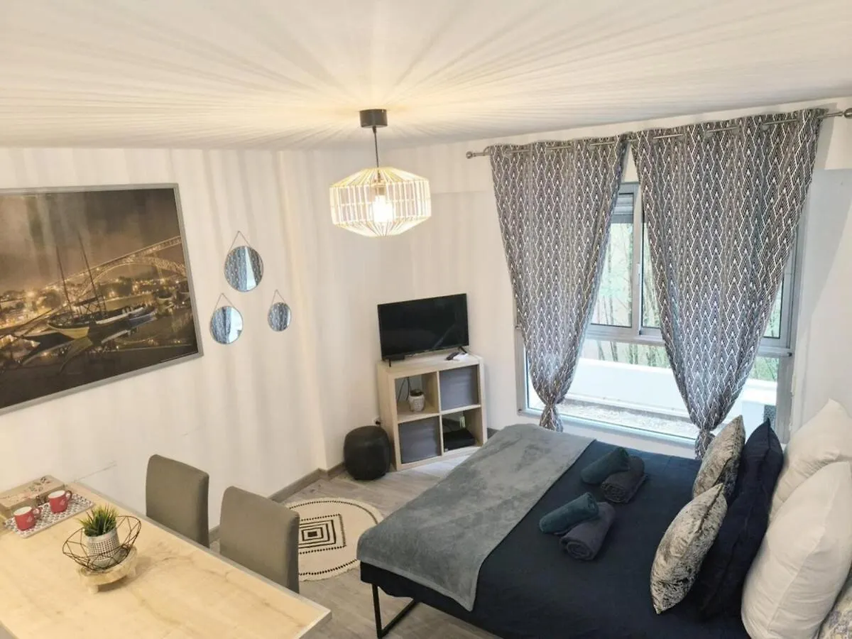 Cosy Studio Avec Piscine Residentielle & Proche Centre Ville Cannes Apartman